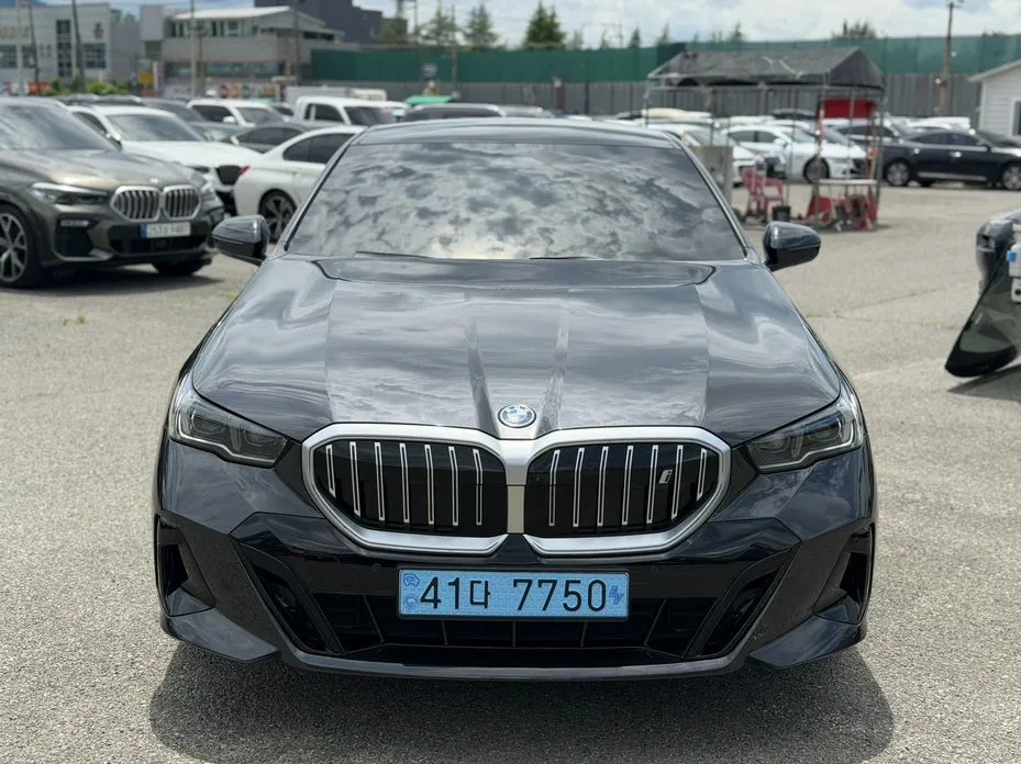 BMW i5 — фото 9