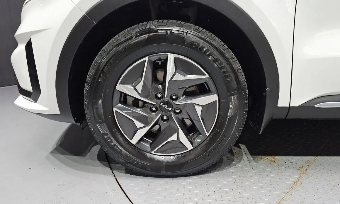 Kia Sorento — фото 9