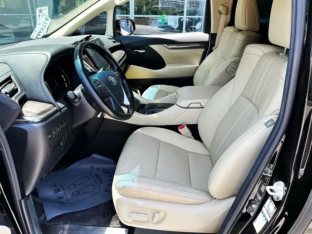 Toyota Alphard — фото 6