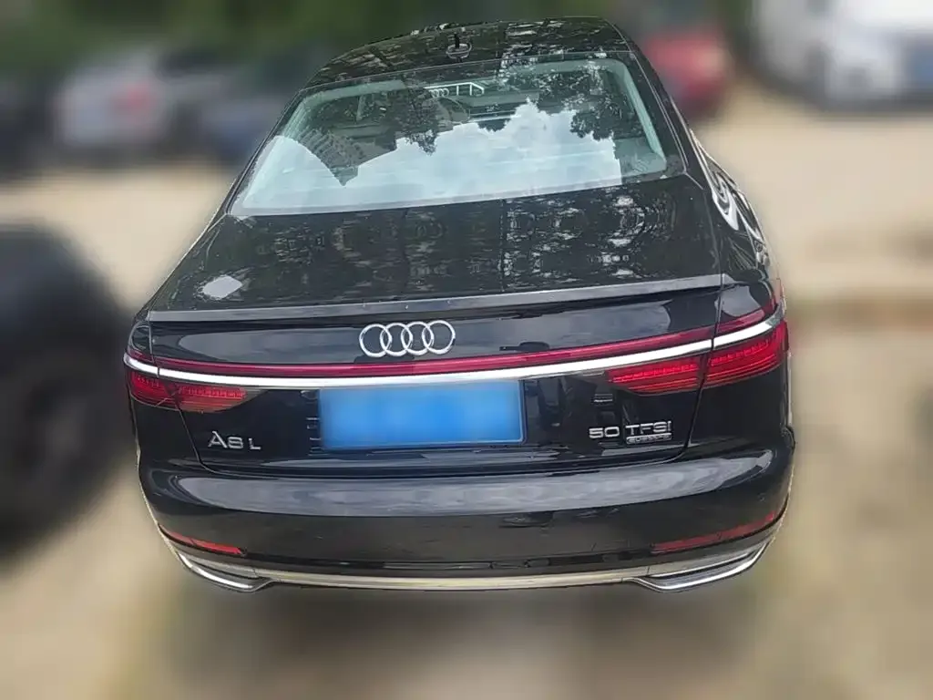 Audi A8 — фото 10