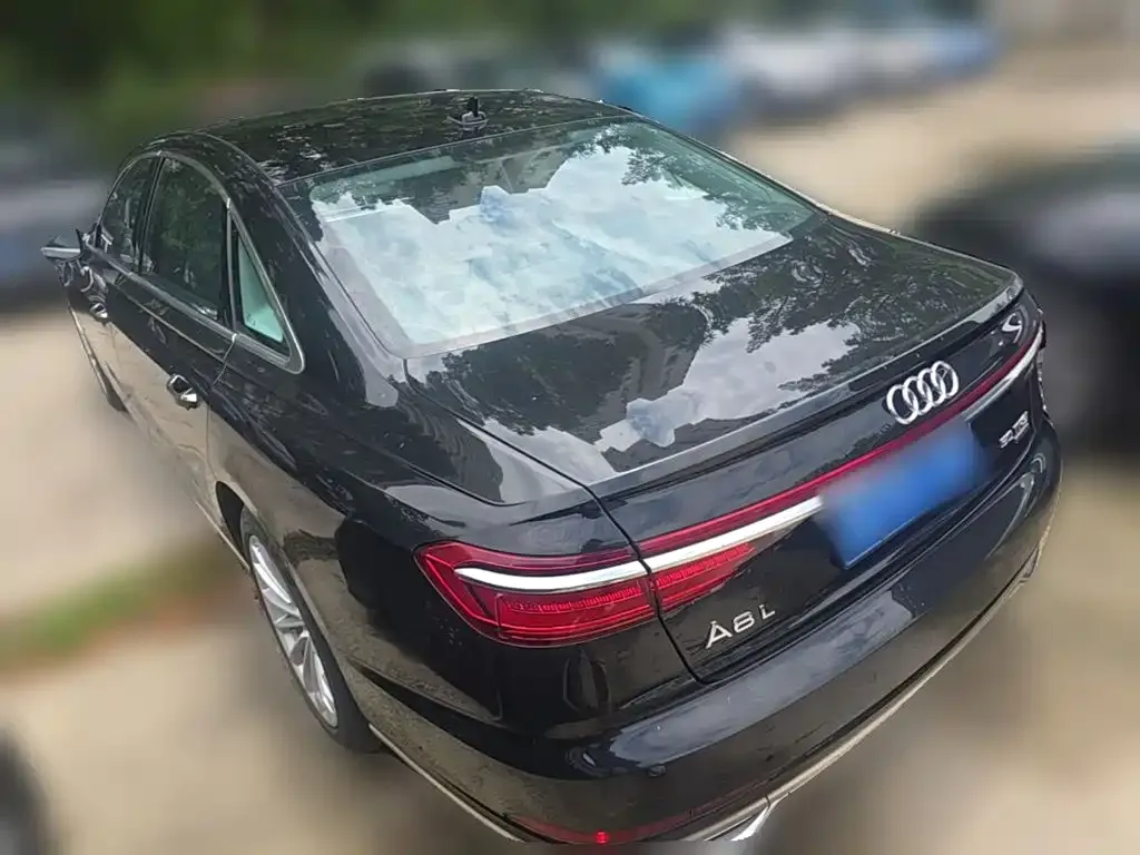 Audi A8 — фото 6