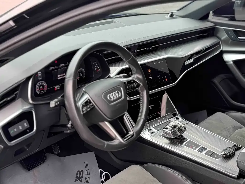 Audi A6L — фото 10