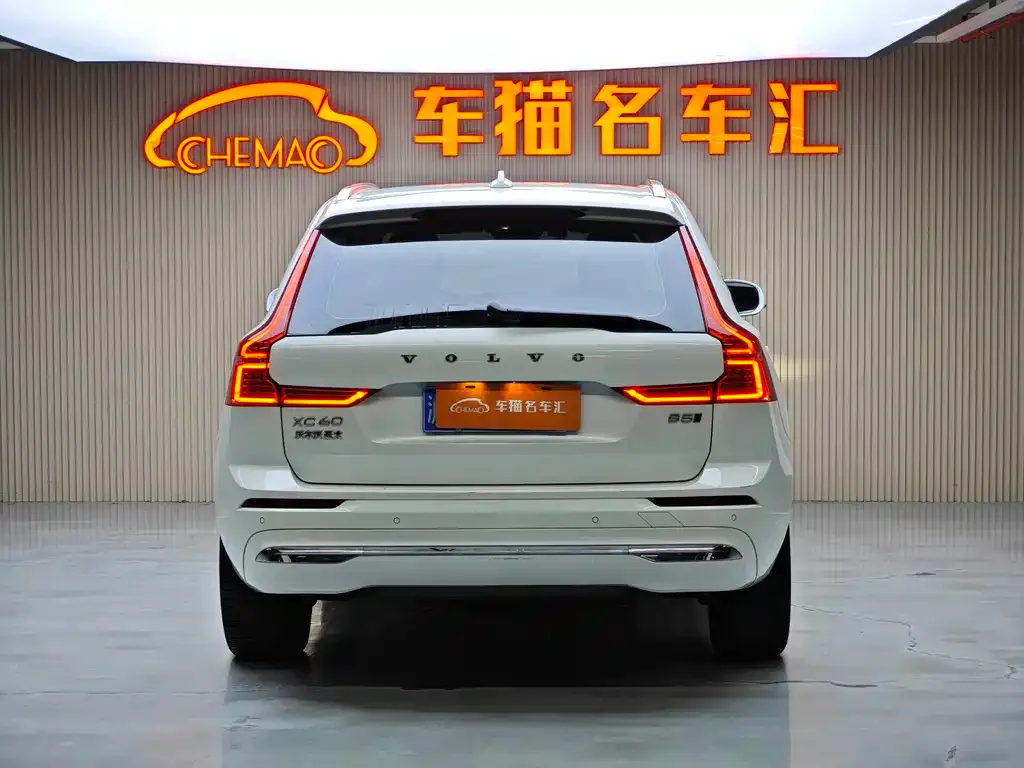 Volvo XC60 — фото 7