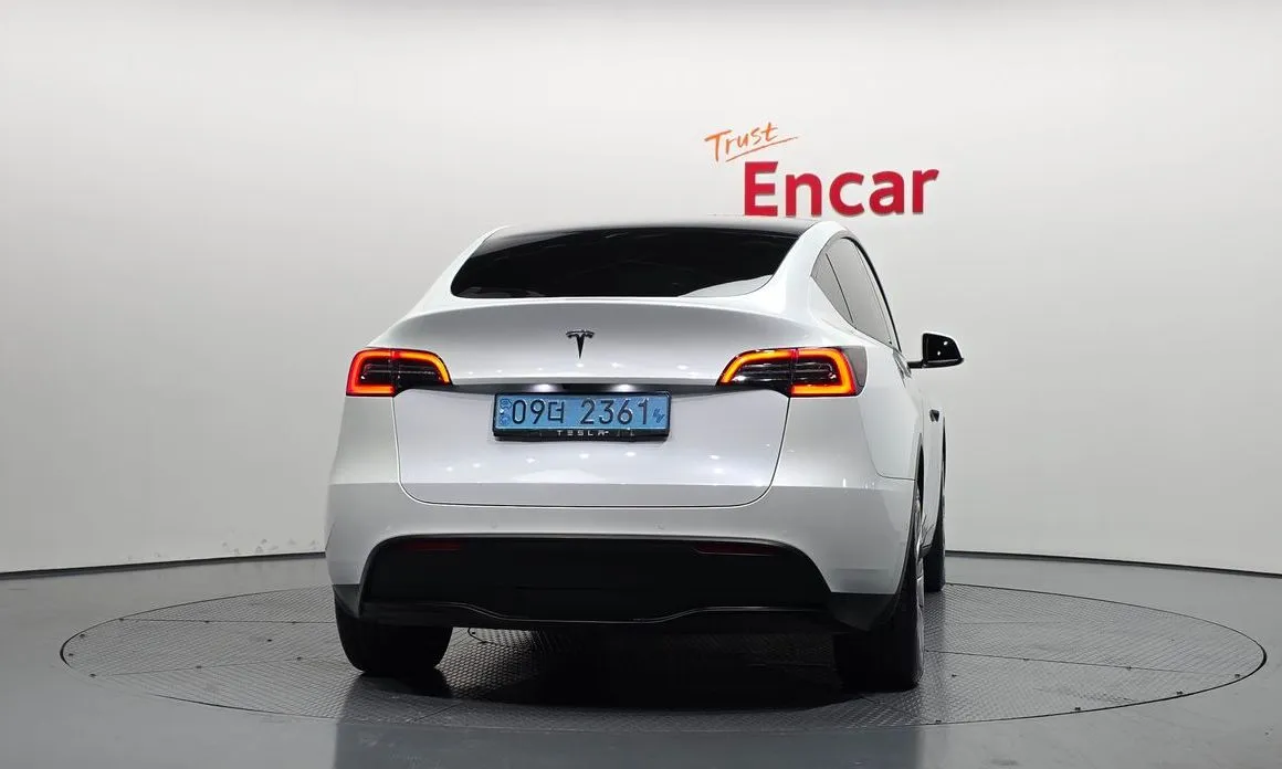 Tesla Model Y — фото 5