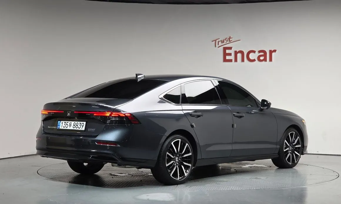 Honda Accord — фото 6