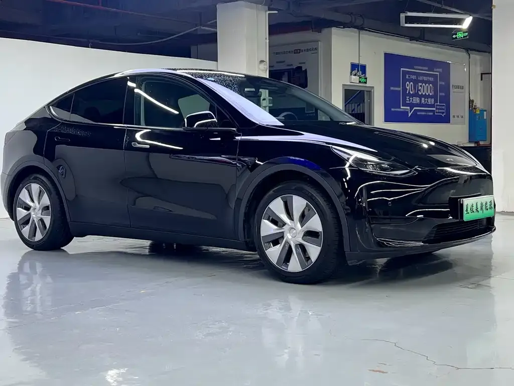 Tesla Model Y — фото 7