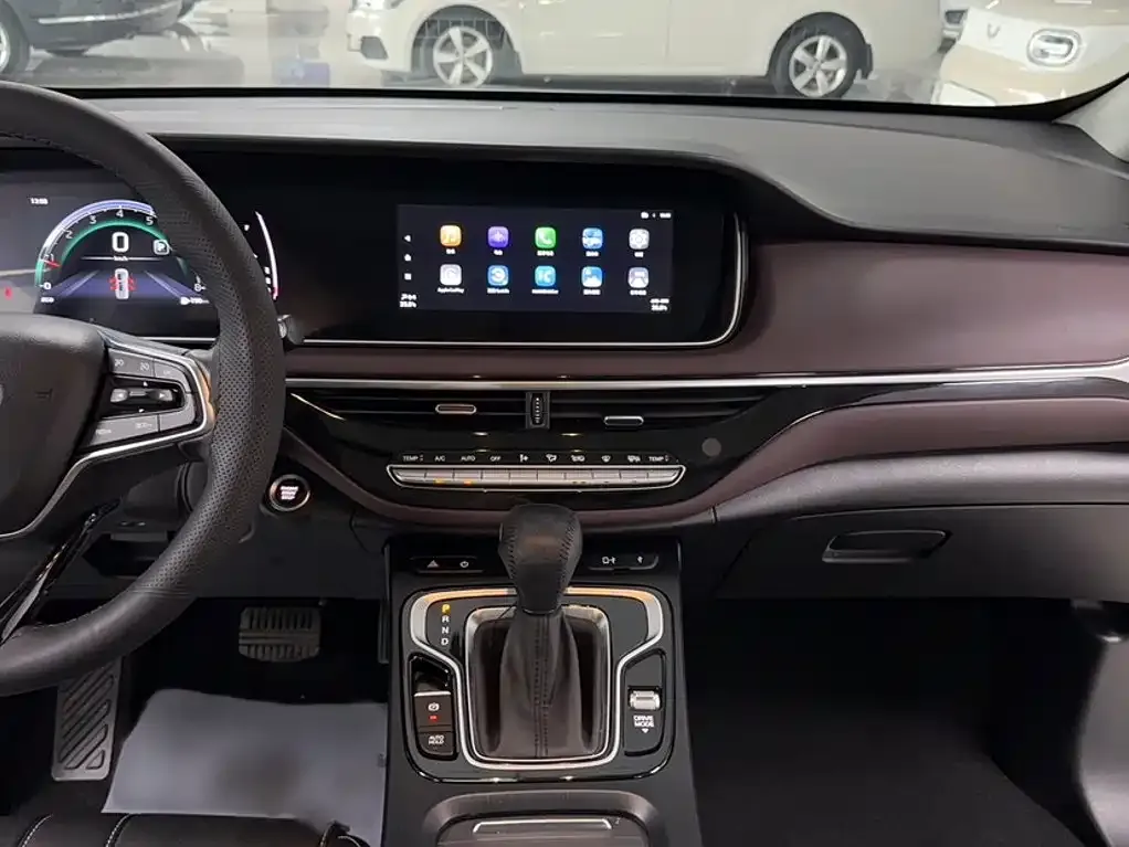 GAC Motor Trumpchi M6 — фото 10