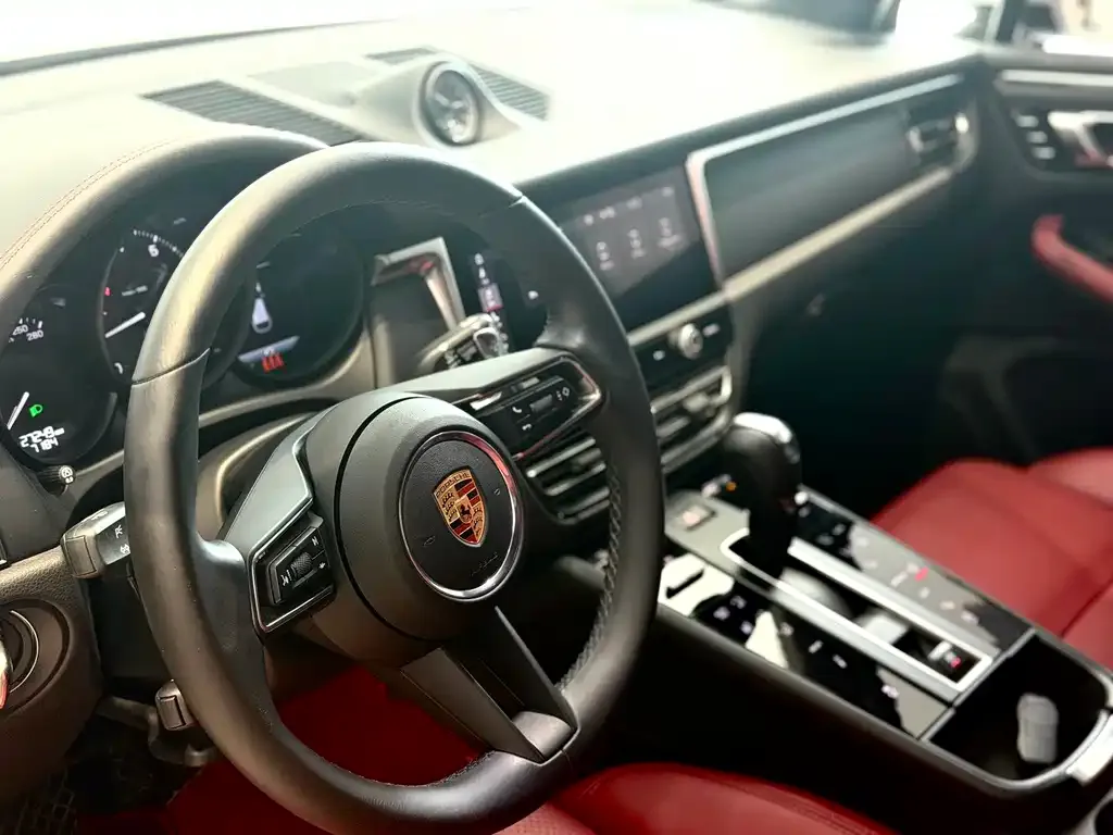 Porsche Macan — фото 9