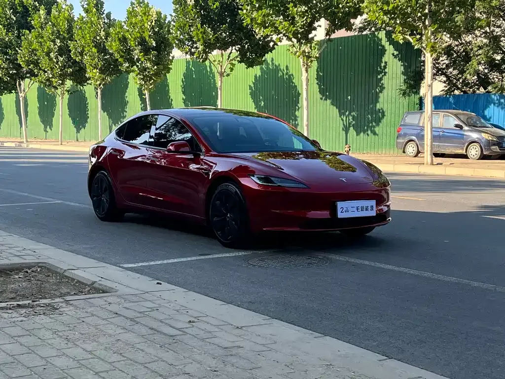 Tesla Model 3 — фото 6
