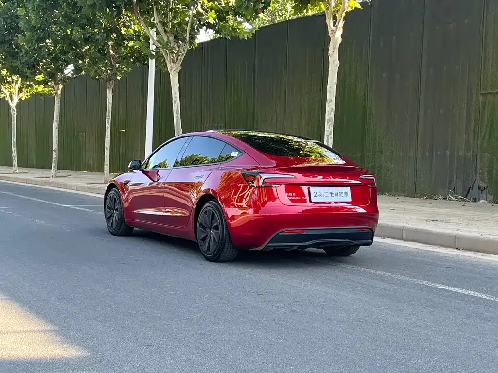 Tesla Model 3 — фото 3