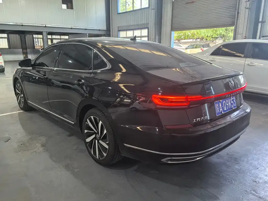 Volkswagen Passat — фото 6