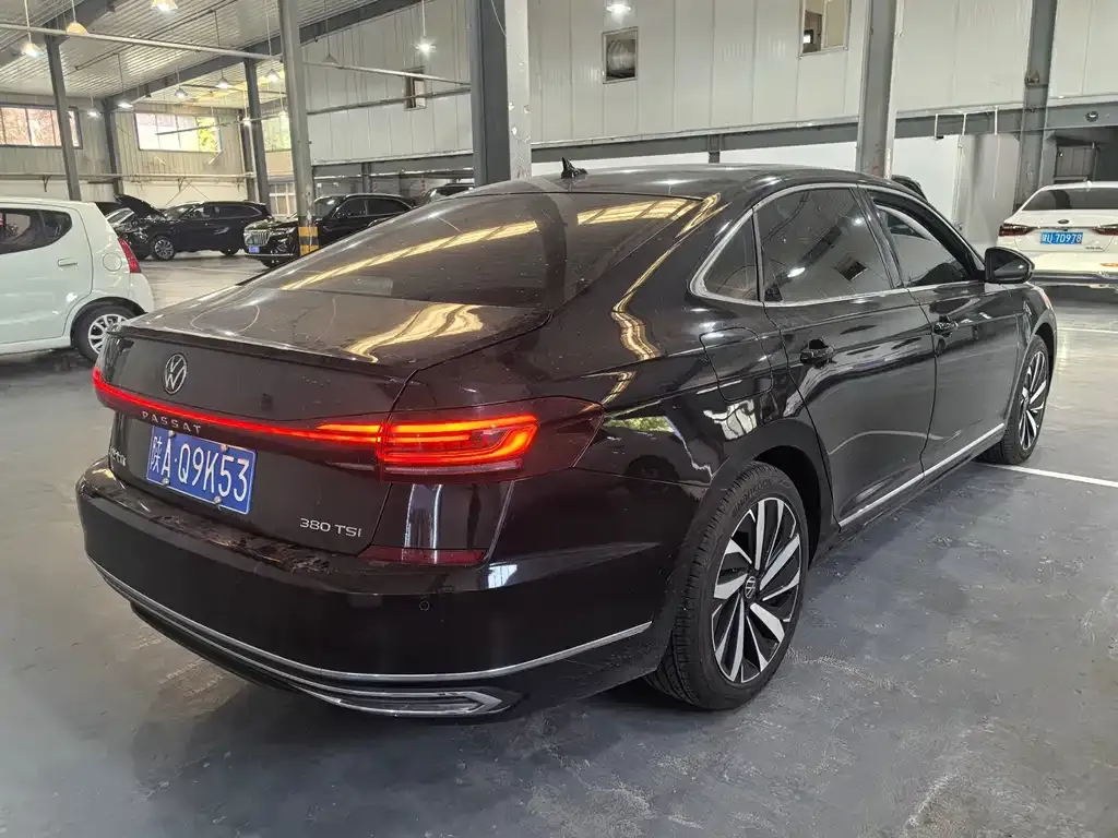 Volkswagen Passat — фото 2