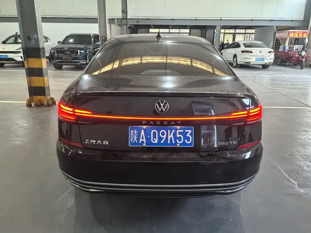 Volkswagen Passat — фото 5