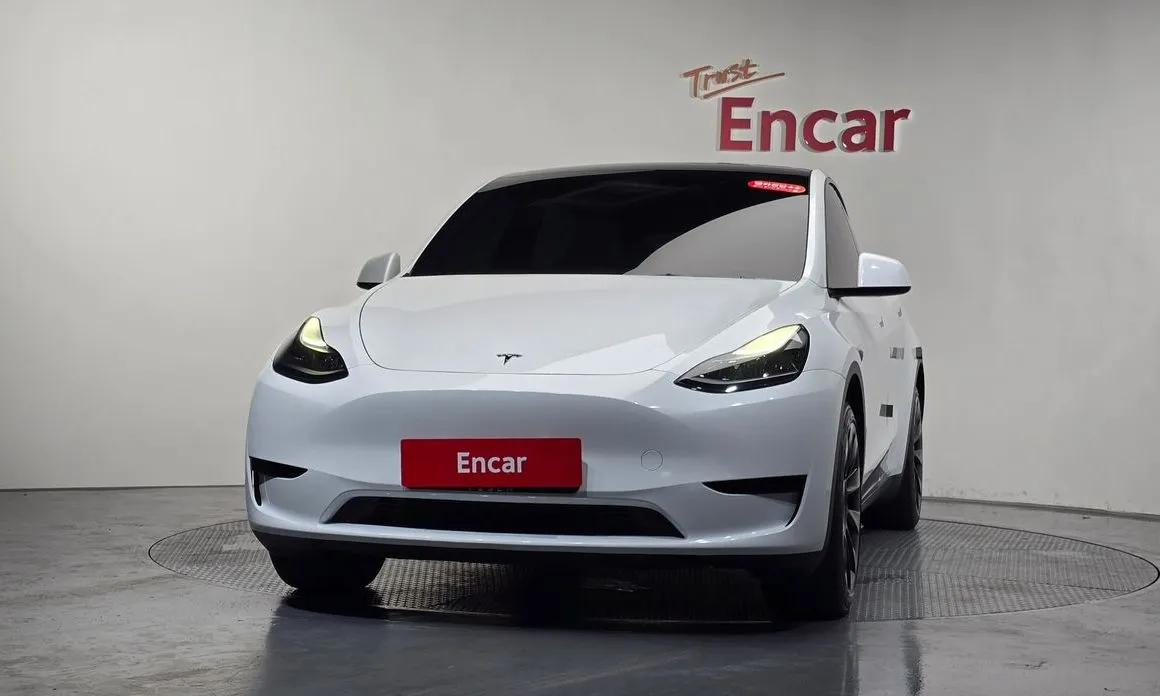 Tesla Model Y — фото 8