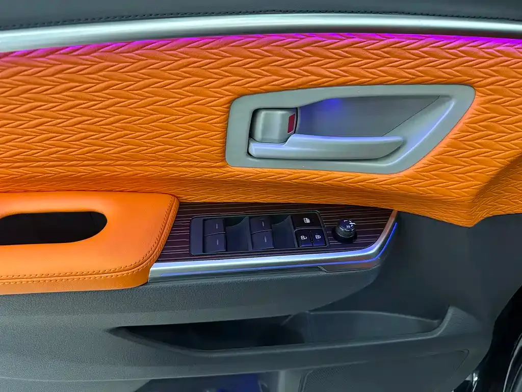 Toyota Granvia — фото 10