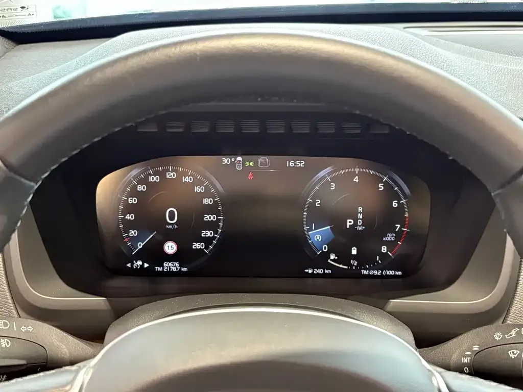 Volvo XC90 — фото 2