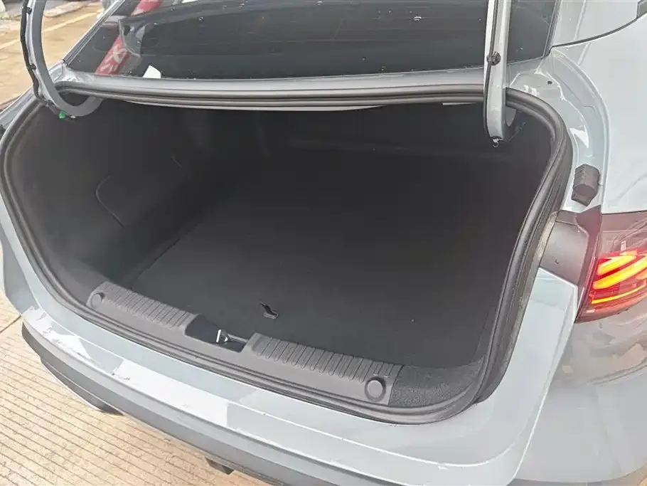 Geely Galaxy L6 2025 из CN, фото 4