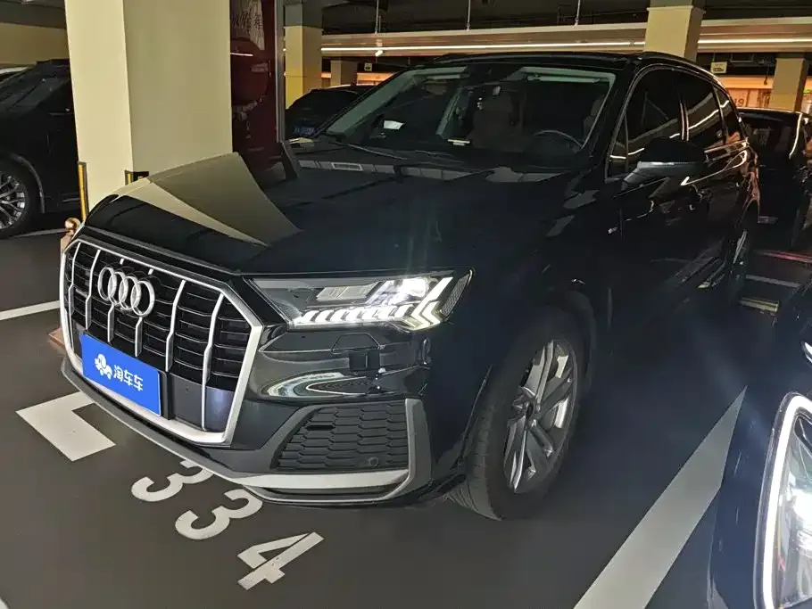 Audi Q7 — фото 1