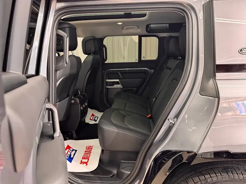 Land Rover Defender — фото 10