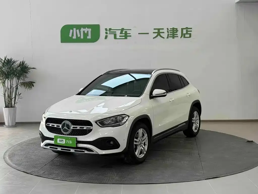 Mercedes-Benz GLA — фото 1