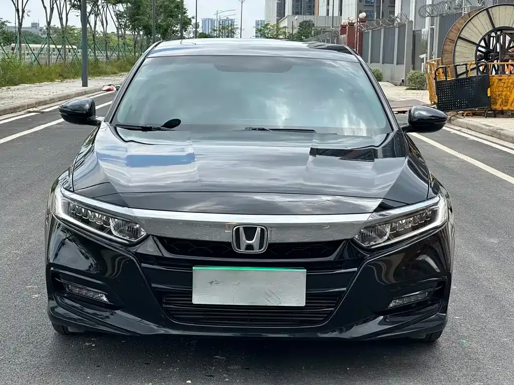 Honda Accord — фото 8