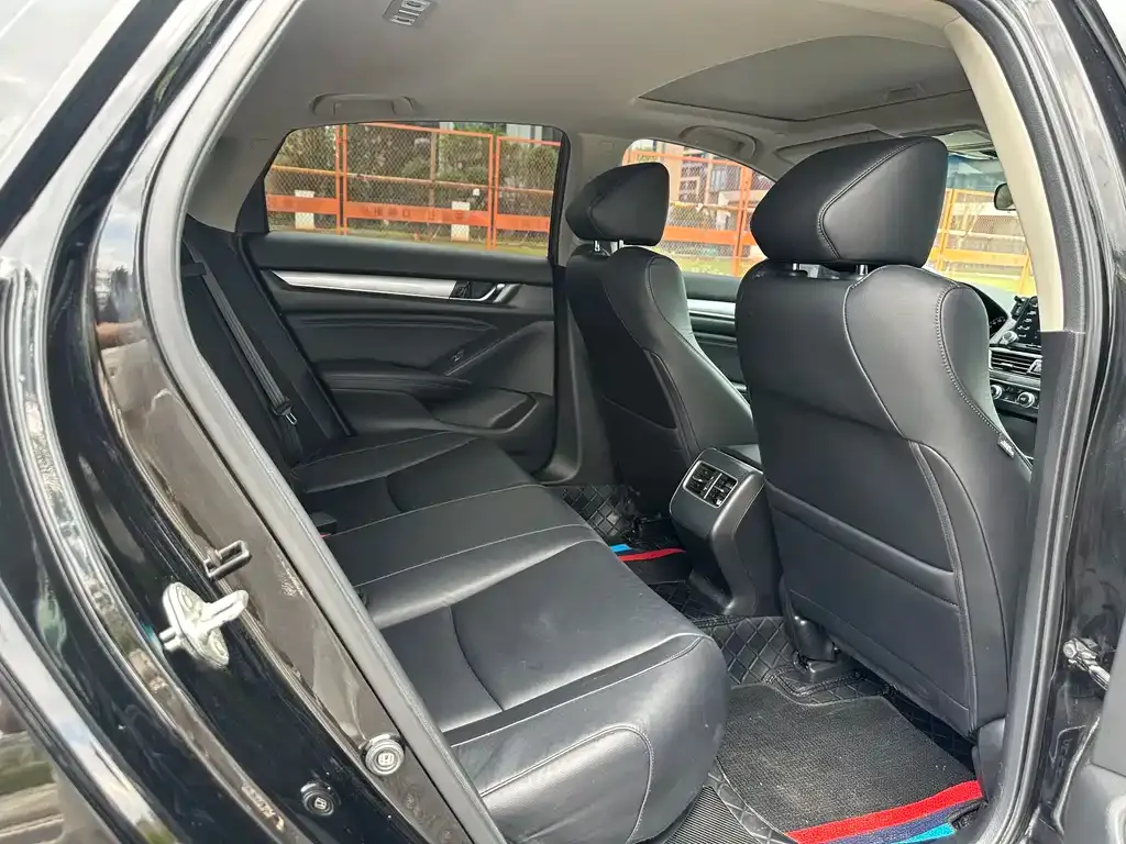 Honda Accord — фото 4
