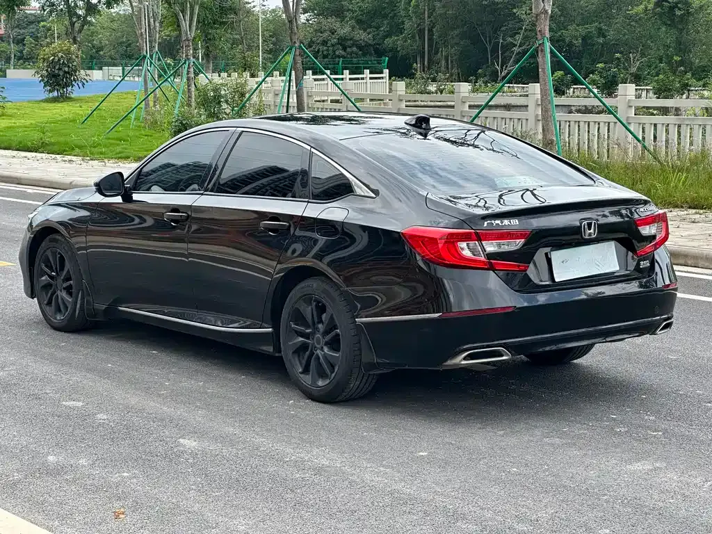 Honda Accord — фото 7