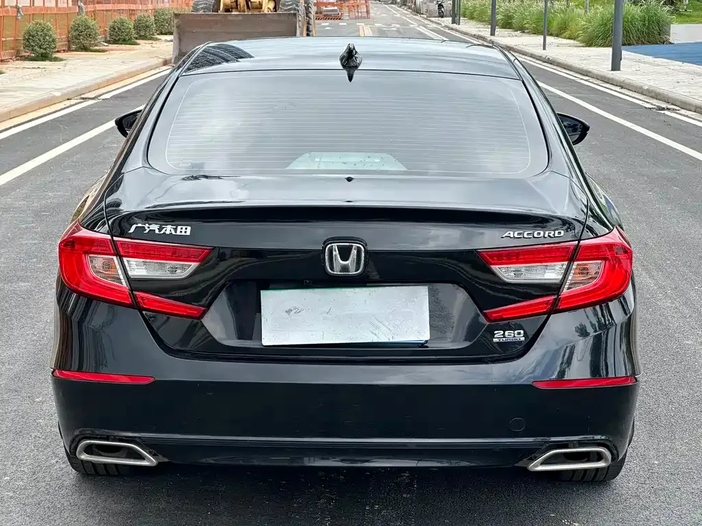 Honda Accord — фото 9