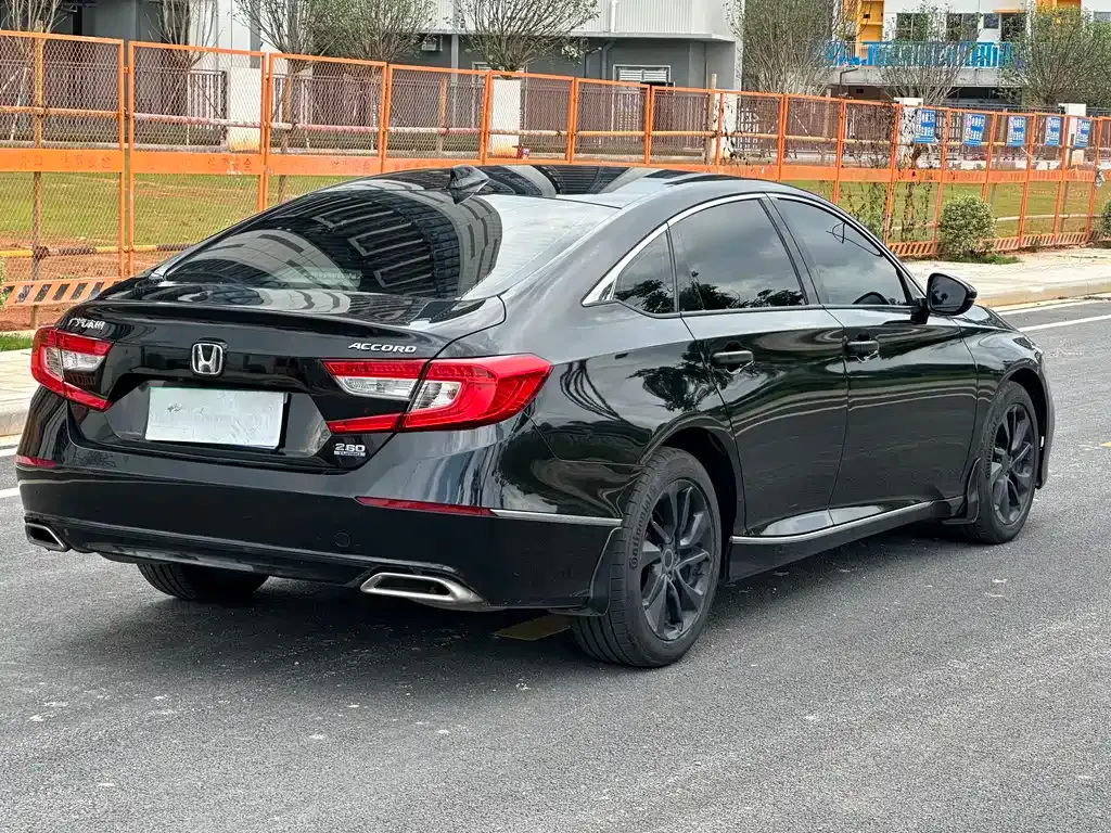 Honda Accord — фото 6