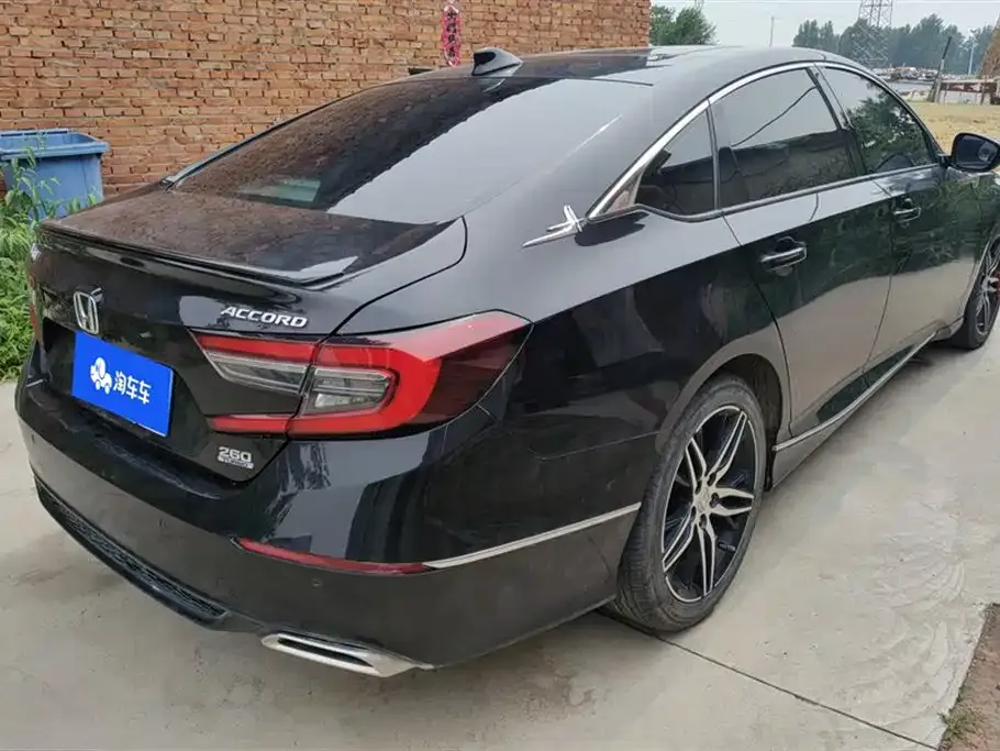 Honda Accord — фото 10
