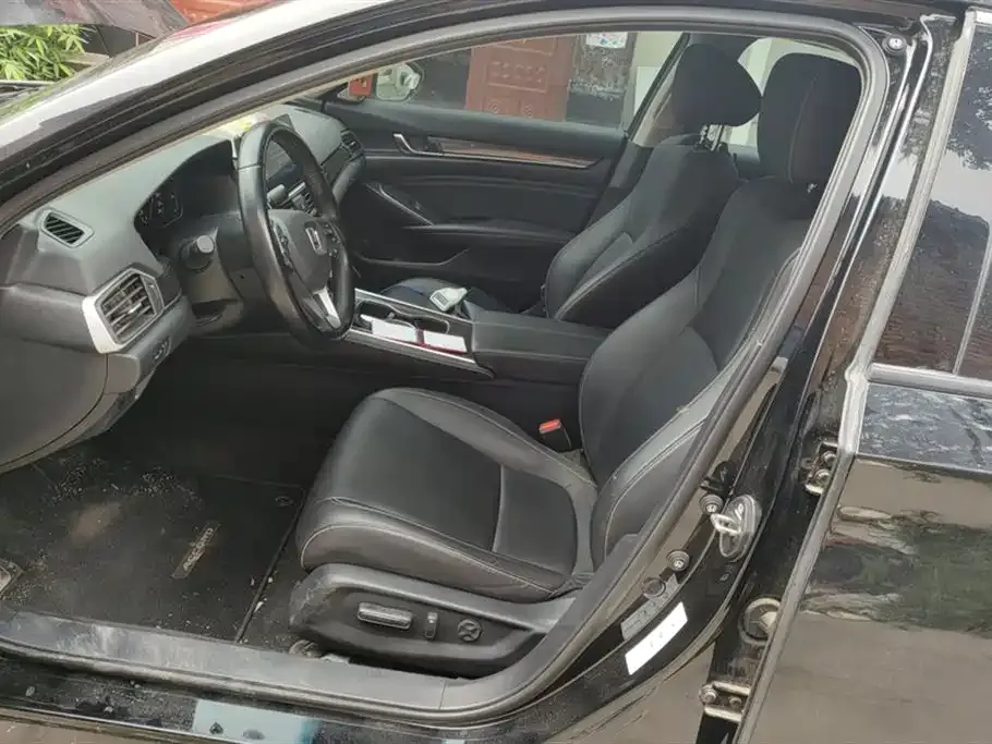Honda Accord — фото 9
