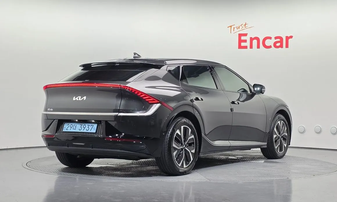 Kia EV6 — фото 10