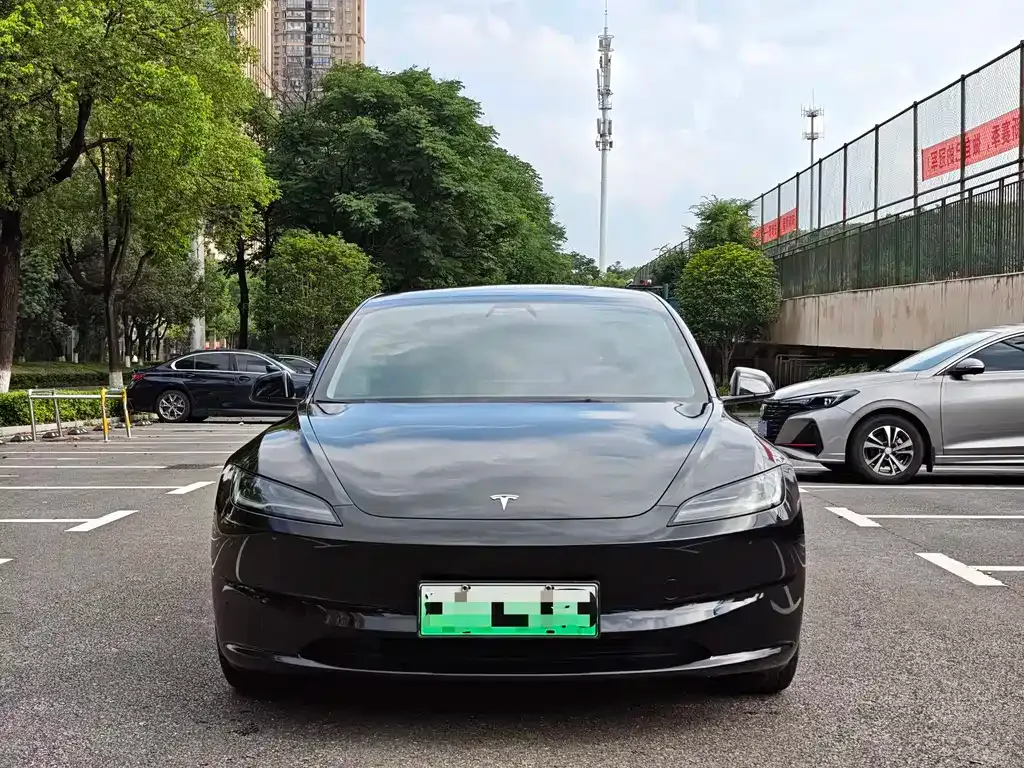 Tesla Model 3 — фото 6