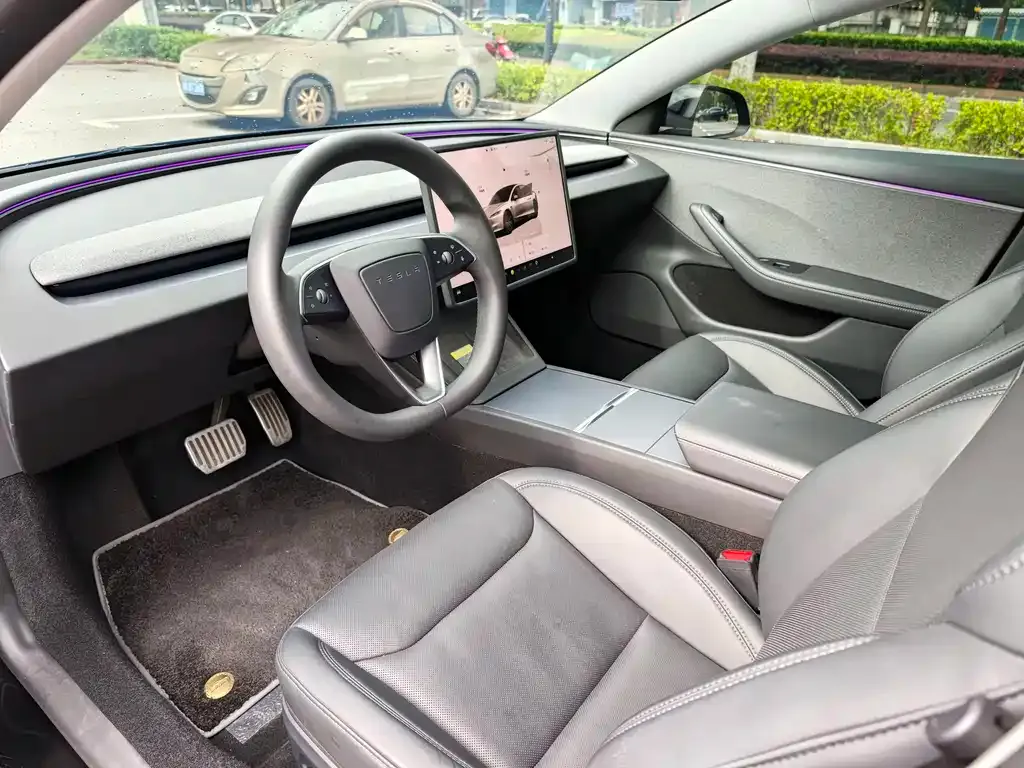 Tesla Model 3 — фото 2