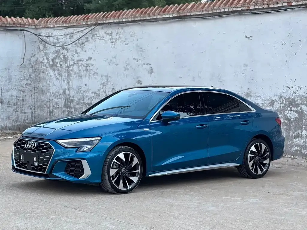Audi A3 — фото 1