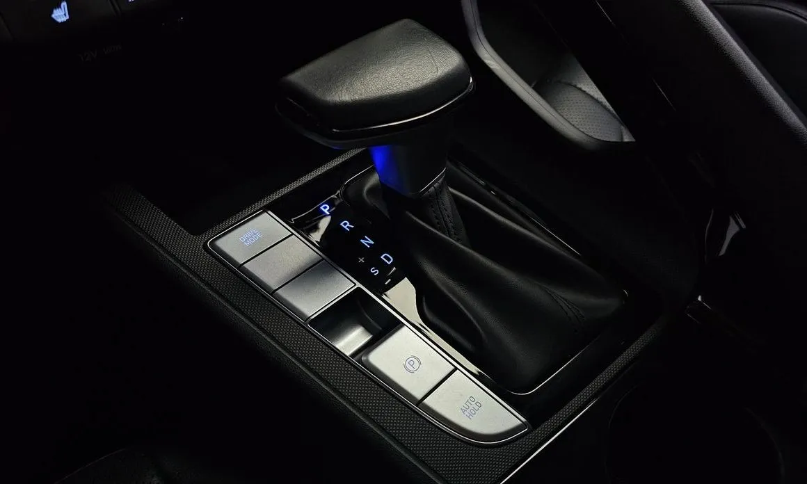 Hyundai AVANTE — фото 4