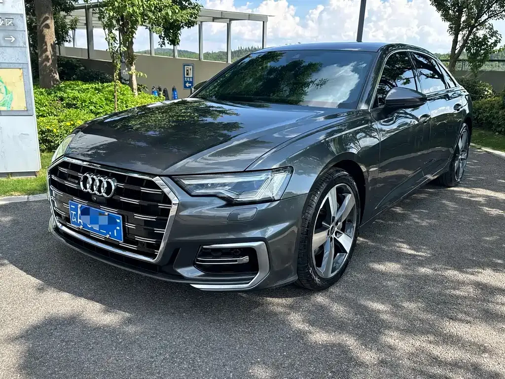 Audi A6L — фото 1