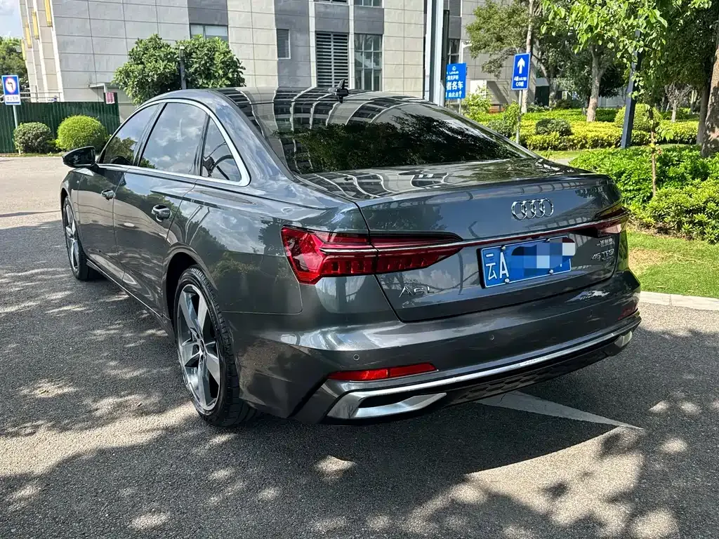 Audi A6L — фото 8