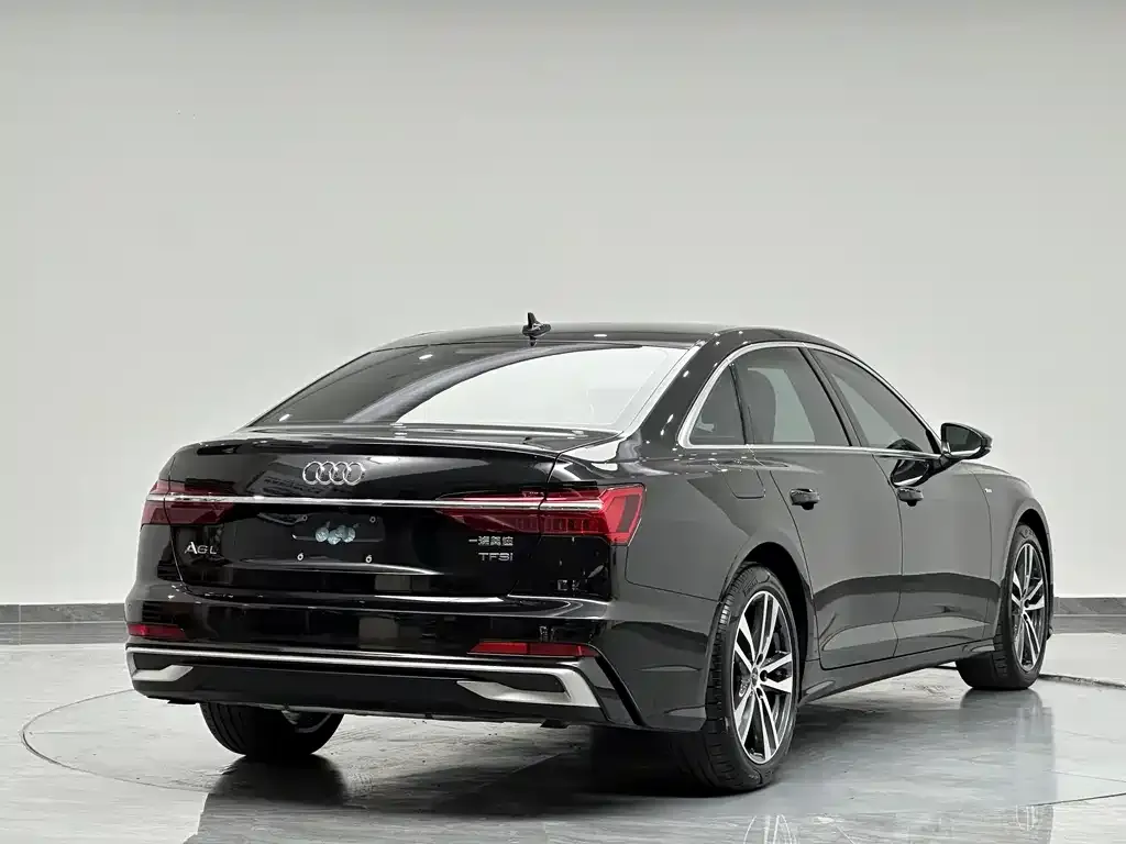 Audi A6L — фото 9