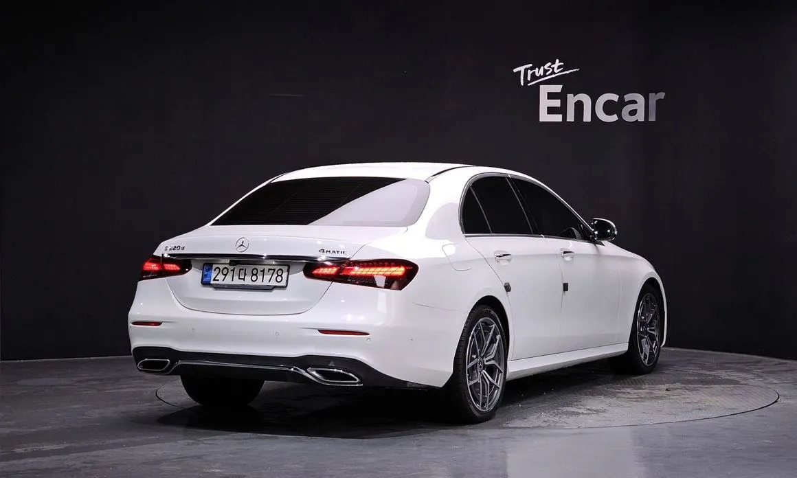 Mercedes-Benz E-Class — фото 2