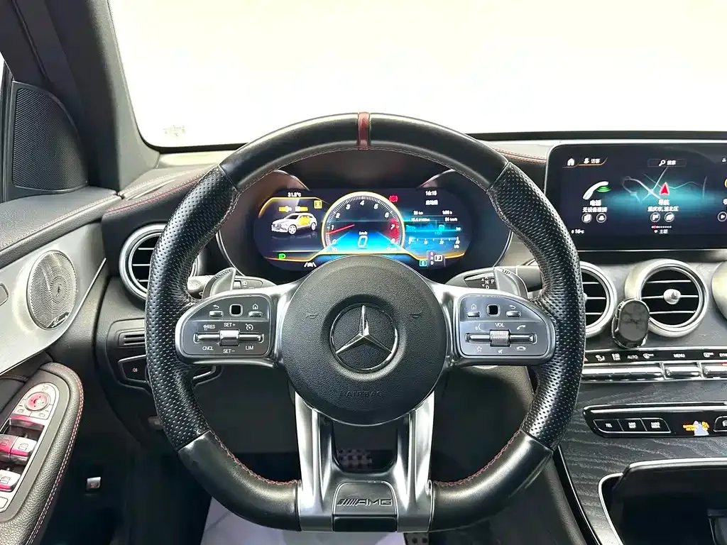 Mercedes-Benz GLC AMG — фото 10