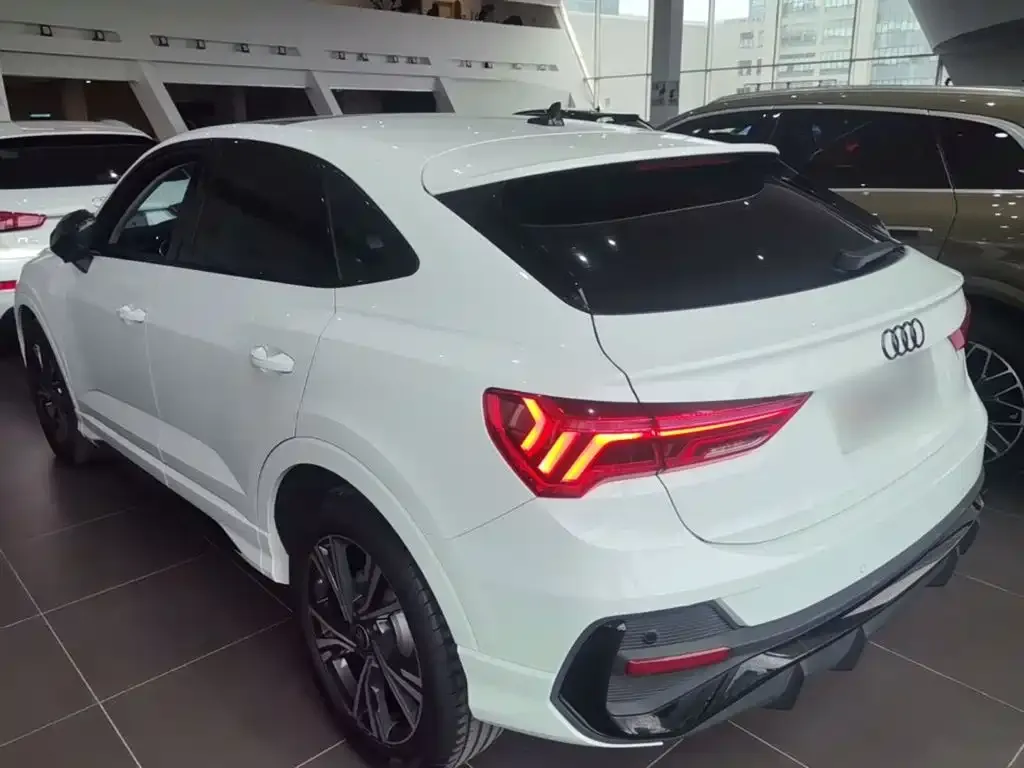 Audi Q3 Sportback — фото 5