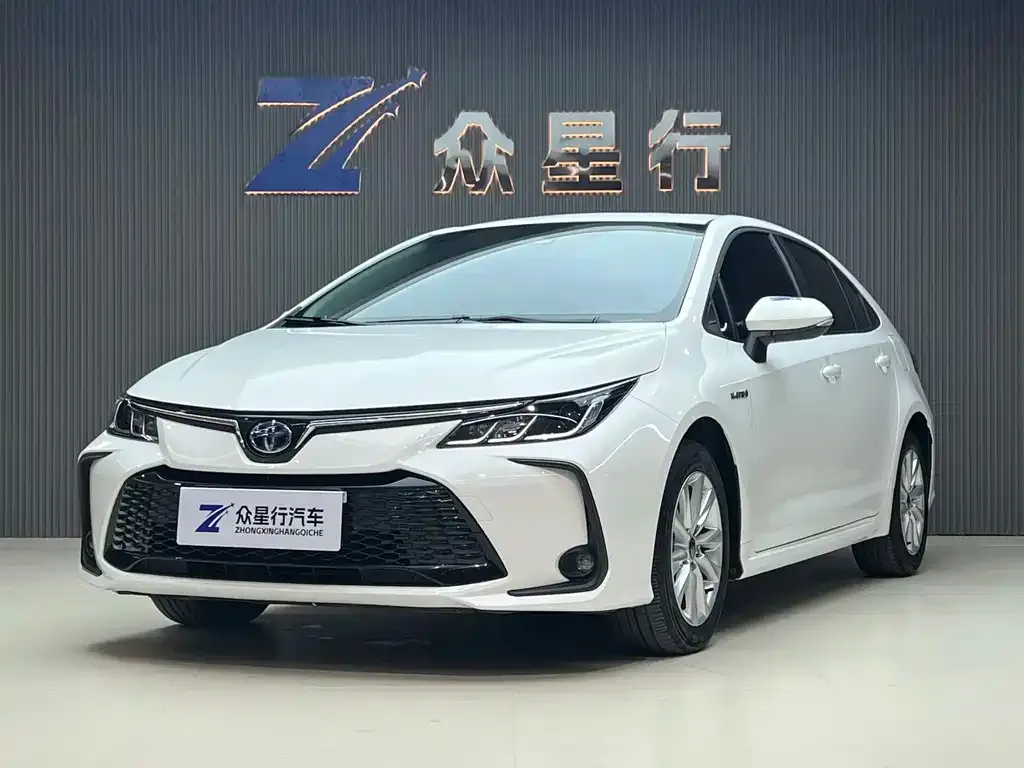Toyota Corolla — фото 1