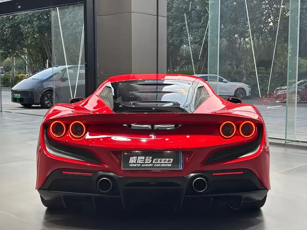 Ferrari F8 — фото 4