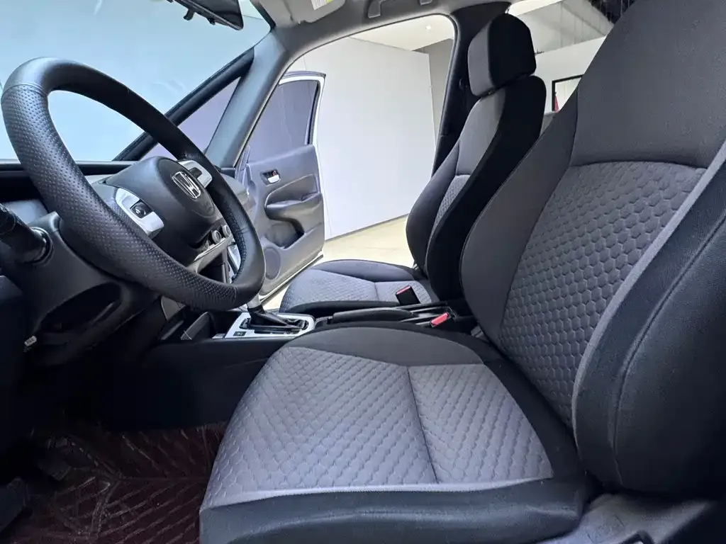 Honda Fit — фото 10