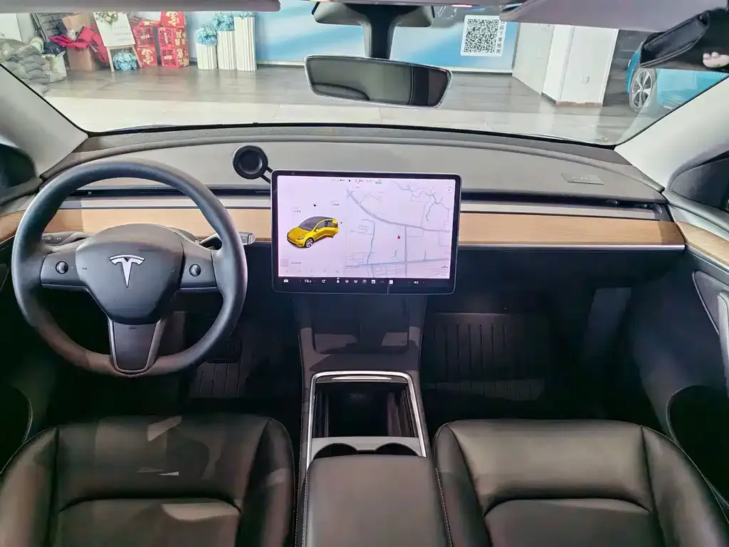 Tesla Model Y — фото 3