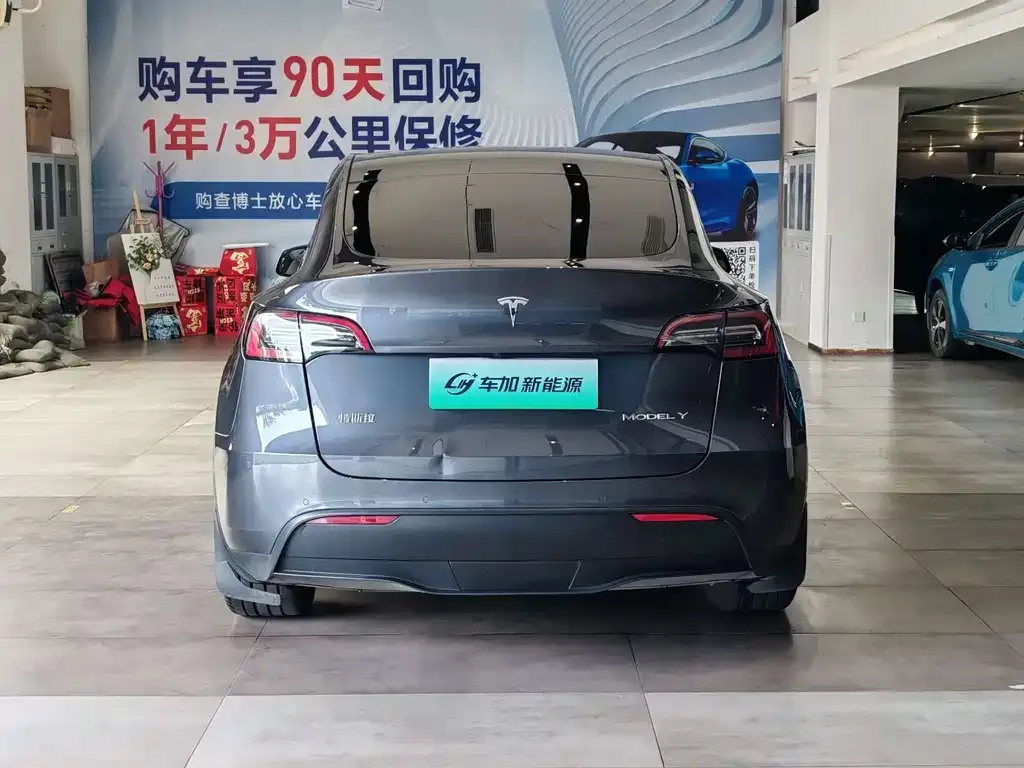 Tesla Model Y — фото 4
