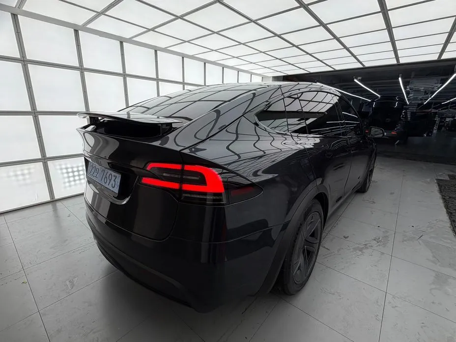 Tesla Model X — фото 3