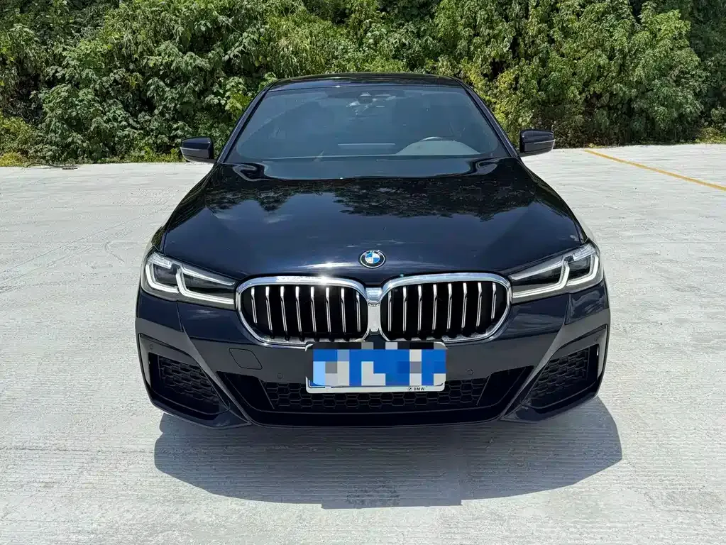 BMW 5 Series — фото 9