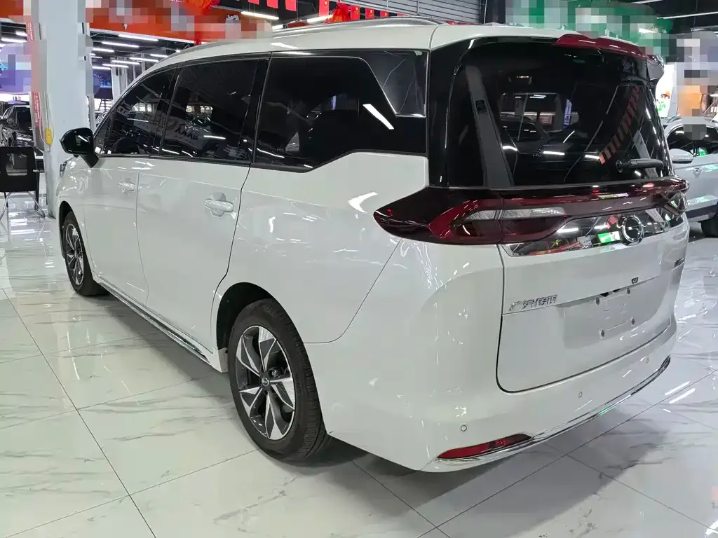 GAC Motor Trumpchi M6 — фото 6